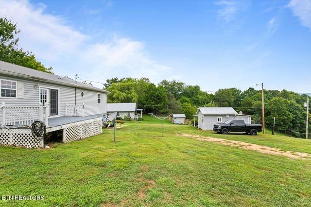 286 Lewis White Lane, Lafollette, TN 37766