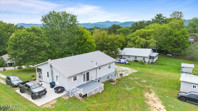 286 Lewis White Lane, Lafollette, TN 37766