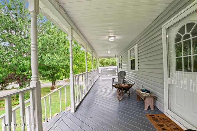 286 Lewis White Lane, Lafollette, TN 37766