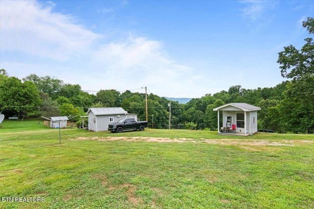 286 Lewis White Lane, Lafollette, TN 37766