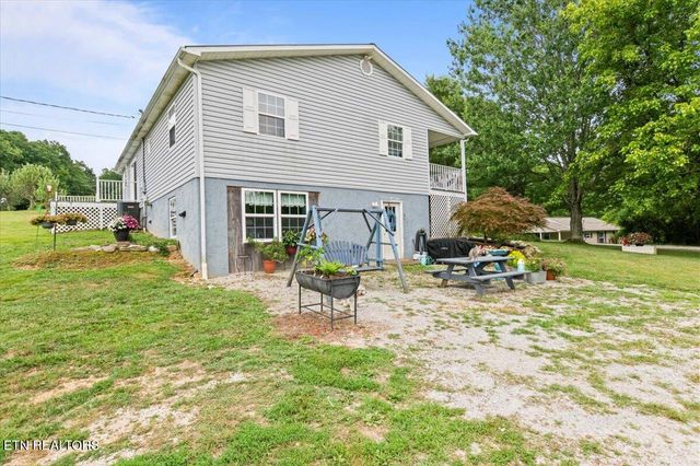 286 Lewis White Lane, Lafollette, TN 37766