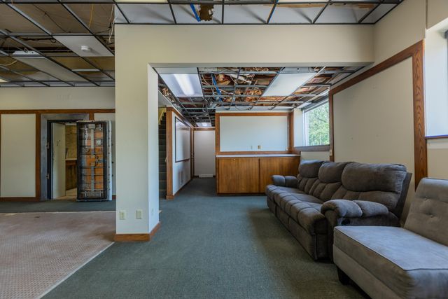 101 W Spring Street, Bloomingdale, MI 49026
