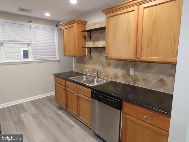 32 LOUISE RD, New Castle, DE 19720