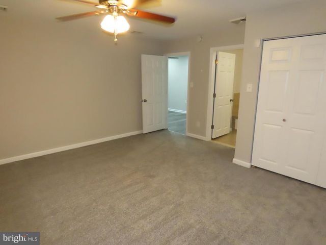 32 LOUISE RD, New Castle, DE 19720