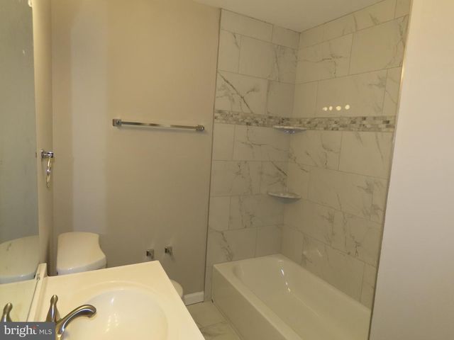 32 LOUISE RD, New Castle, DE 19720