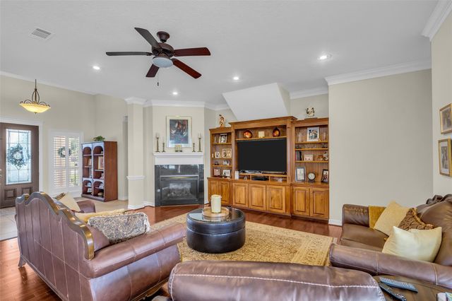 6426 Dow Reef Drive, Beach City, TX 77523