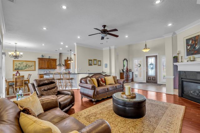 6426 Dow Reef Drive, Beach City, TX 77523