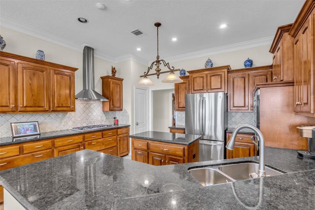 6426 Dow Reef Drive, Beach City, TX 77523