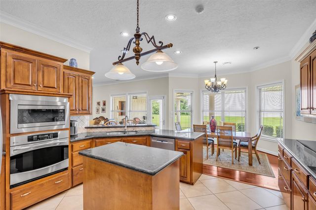 6426 Dow Reef Drive, Beach City, TX 77523
