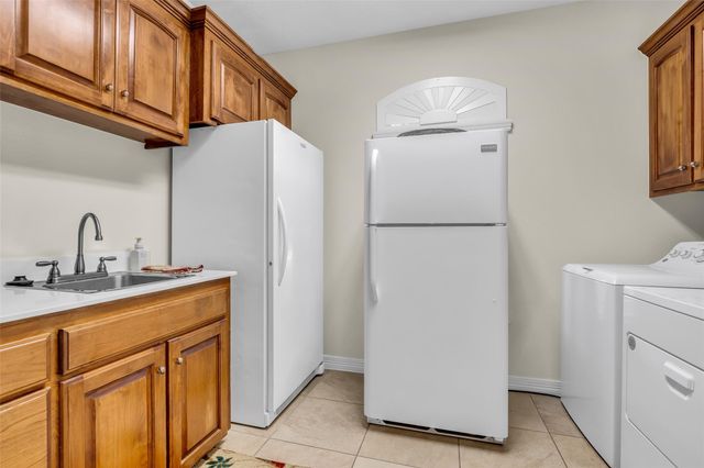 6426 Dow Reef Drive, Beach City, TX 77523