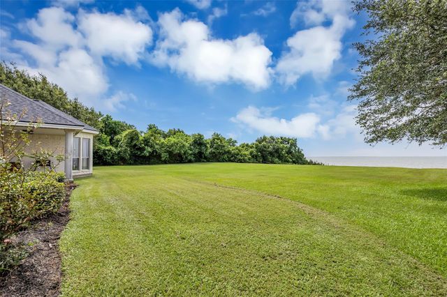 6426 Dow Reef Drive, Beach City, TX 77523