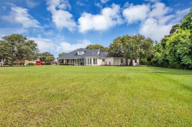 6426 Dow Reef Drive, Beach City, TX 77523