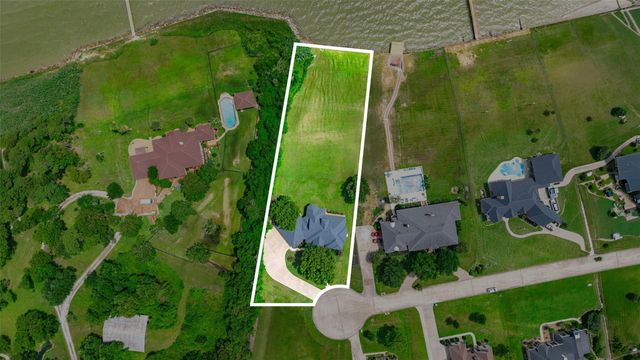 6426 Dow Reef Drive, Beach City, TX 77523
