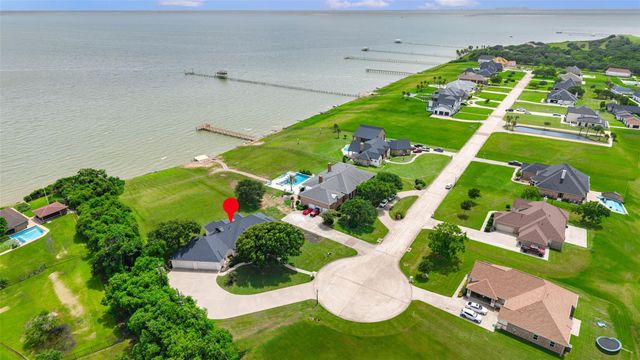 6426 Dow Reef Drive, Beach City, TX 77523