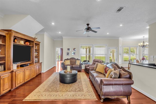 6426 Dow Reef Drive, Beach City, TX 77523