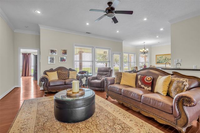 6426 Dow Reef Drive, Beach City, TX 77523