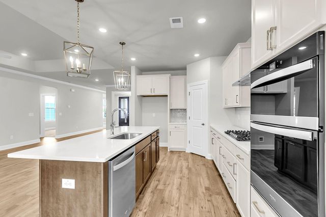1069 Tributary Boulevard, Hollywood, SC 29449