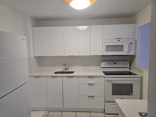 16950 W Dixie Hwy B320, North Miami Beach, FL 33160