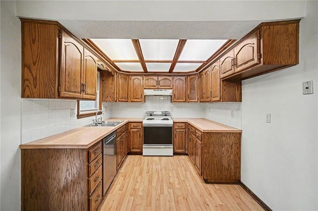 1100 NE 115th Street, Kansas City, MO 64155
