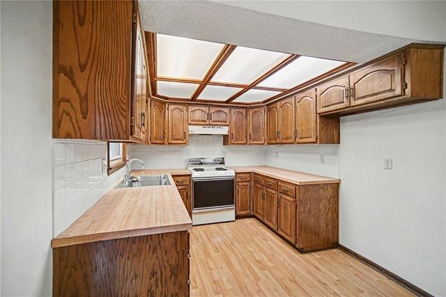 1100 NE 115th Street, Kansas City, MO 64155