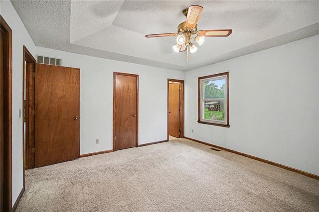 1100 NE 115th Street, Kansas City, MO 64155