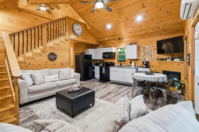 707 Little Indian Drive, Jamestown, KY 42629