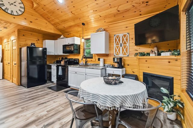 707 Little Indian Drive, Jamestown, KY 42629