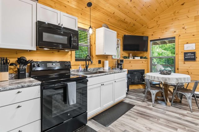 707 Little Indian Drive, Jamestown, KY 42629