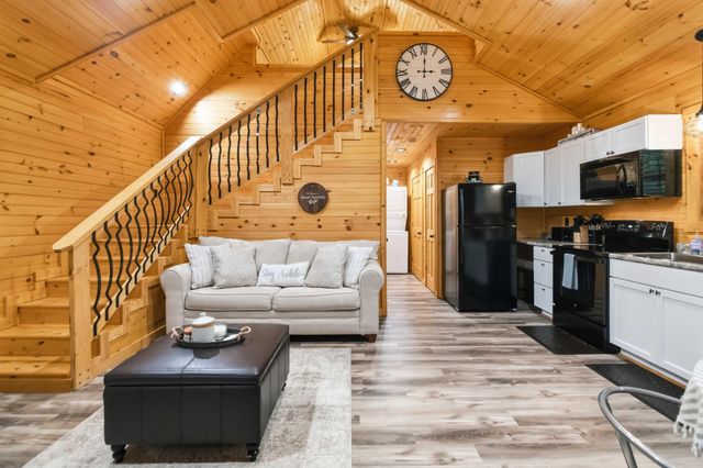 707 Little Indian Drive, Jamestown, KY 42629