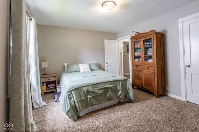 2305 Caldwell Place, Columbus, IN 47201