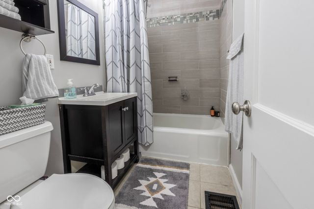 2305 Caldwell Place, Columbus, IN 47201