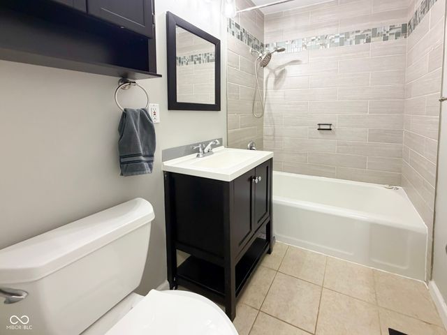 2305 Caldwell Place, Columbus, IN 47201