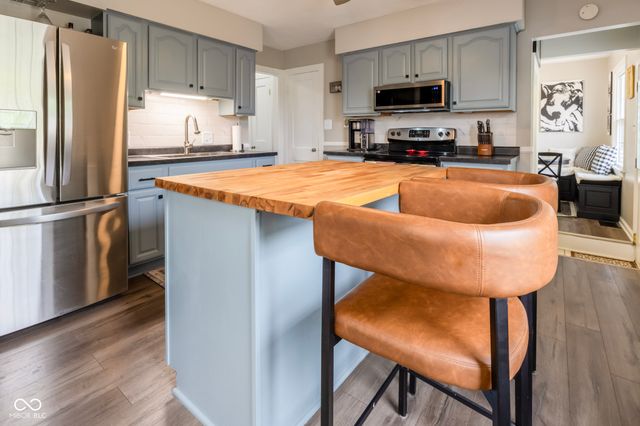 2305 Caldwell Place, Columbus, IN 47201