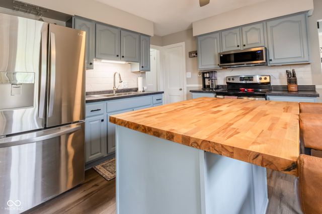 2305 Caldwell Place, Columbus, IN 47201
