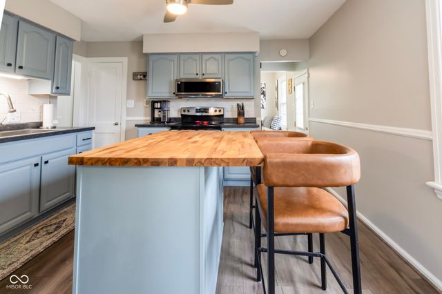 2305 Caldwell Place, Columbus, IN 47201