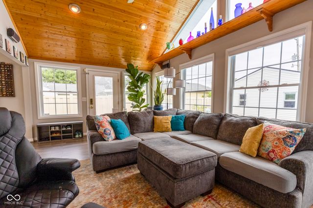 2305 Caldwell Place, Columbus, IN 47201