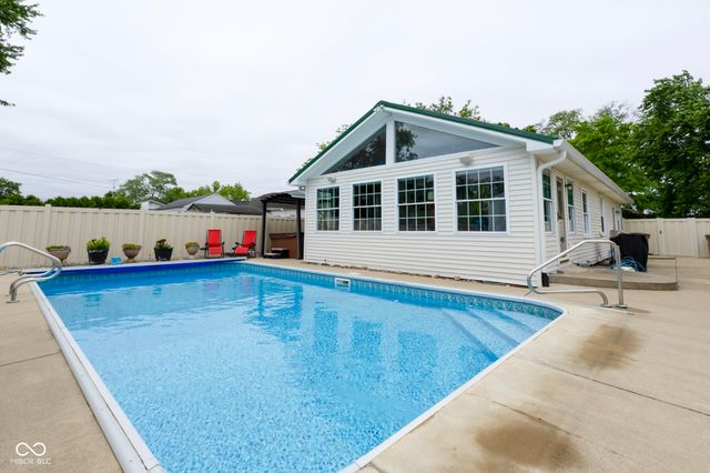 2305 Caldwell Place, Columbus, IN 47201