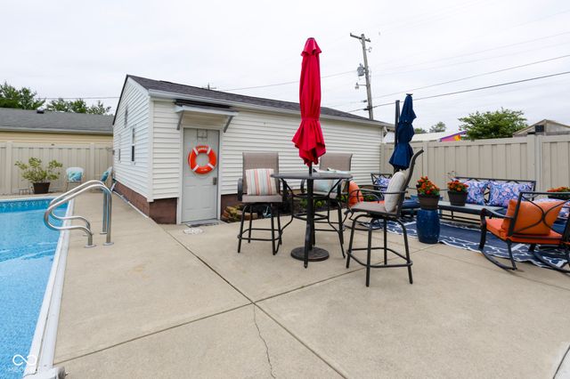 2305 Caldwell Place, Columbus, IN 47201