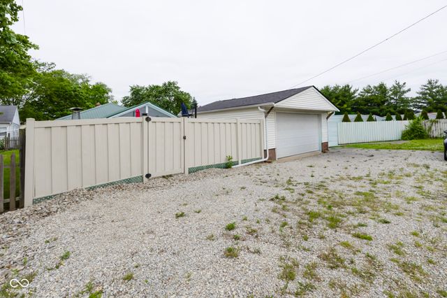 2305 Caldwell Place, Columbus, IN 47201