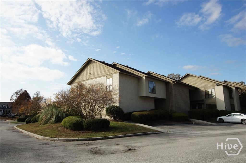 Image 12 of property listing at 351 Commerce Place E, Savannah, GA 31406