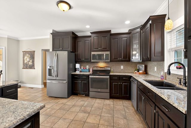 205 Lbl Dr, Mcminnville, TN 37110