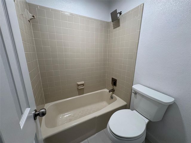 1009 Bowie ST, Lockhart, TX 78644