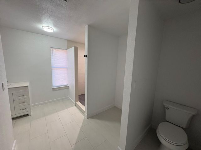 1009 Bowie ST, Lockhart, TX 78644