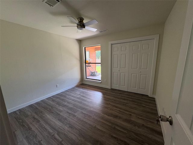 1009 Bowie ST, Lockhart, TX 78644