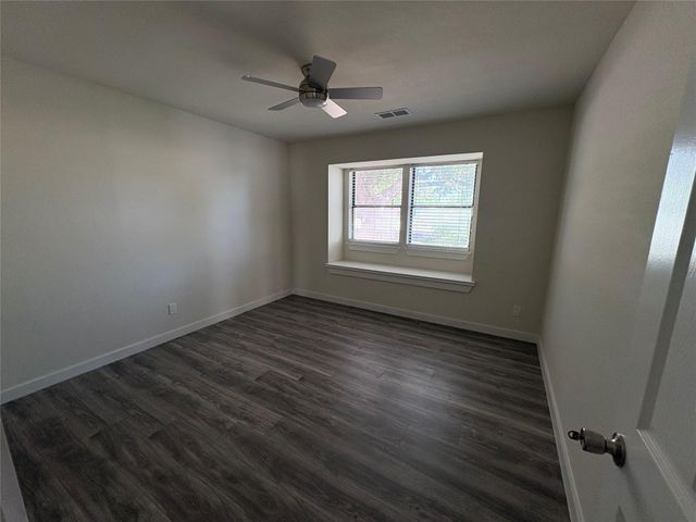 1009 Bowie ST, Lockhart, TX 78644