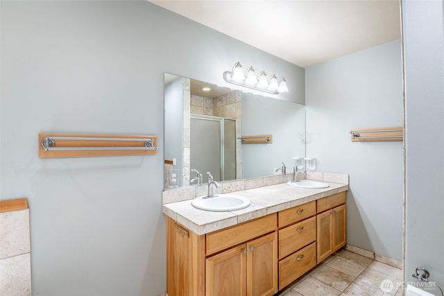 2703 5th Street SW, Puyallup, WA 98373