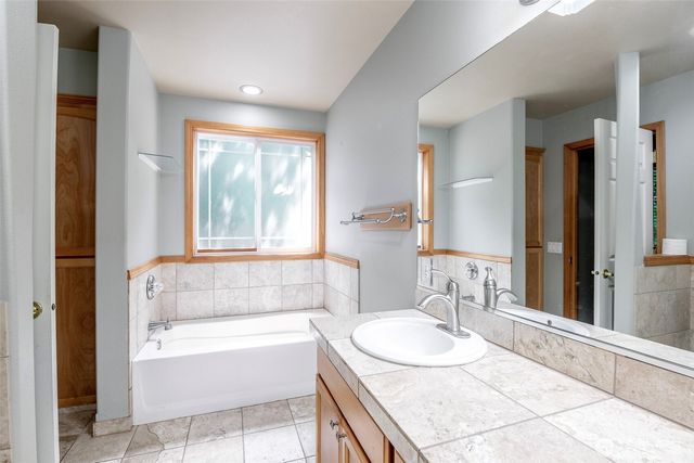 2703 5th Street SW, Puyallup, WA 98373