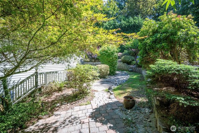 2703 5th Street SW, Puyallup, WA 98373