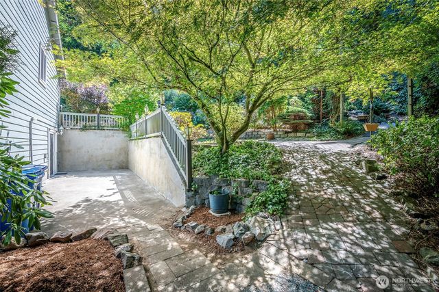 2703 5th Street SW, Puyallup, WA 98373