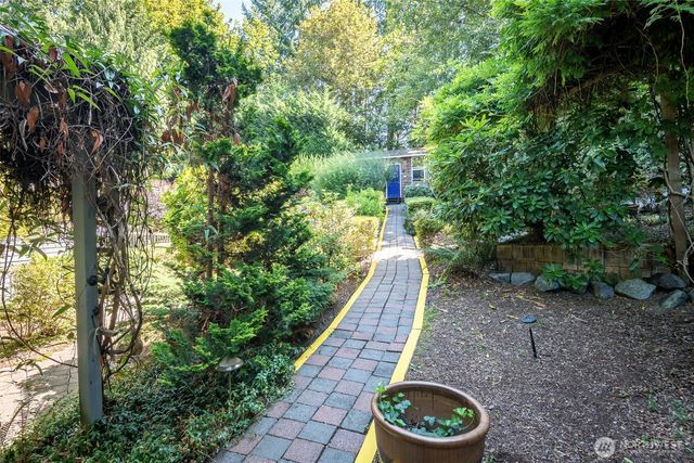 2703 5th Street SW, Puyallup, WA 98373